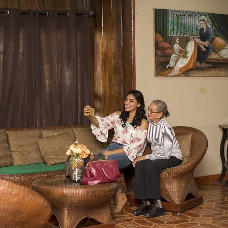 Hotel Libano León Екстериор снимка