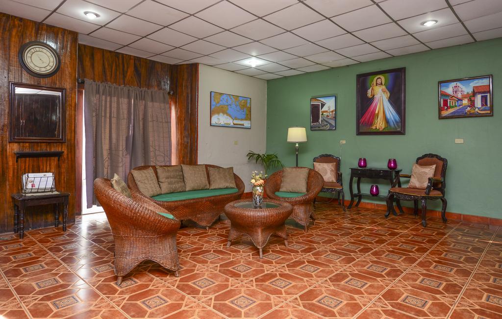 Hotel Libano León Екстериор снимка