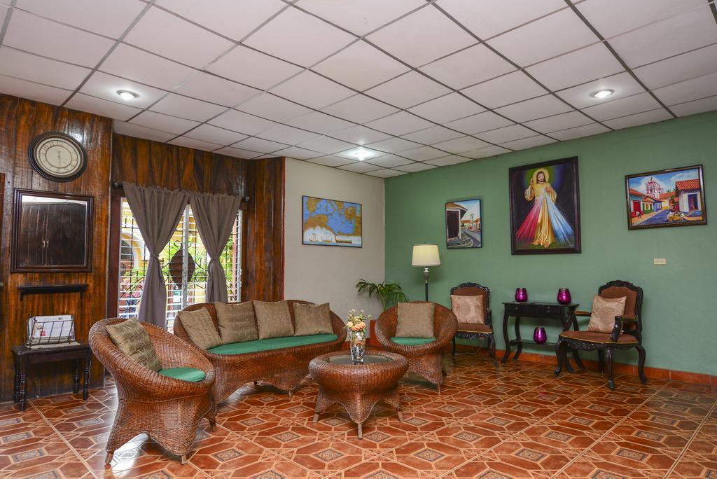 Hotel Libano León Екстериор снимка