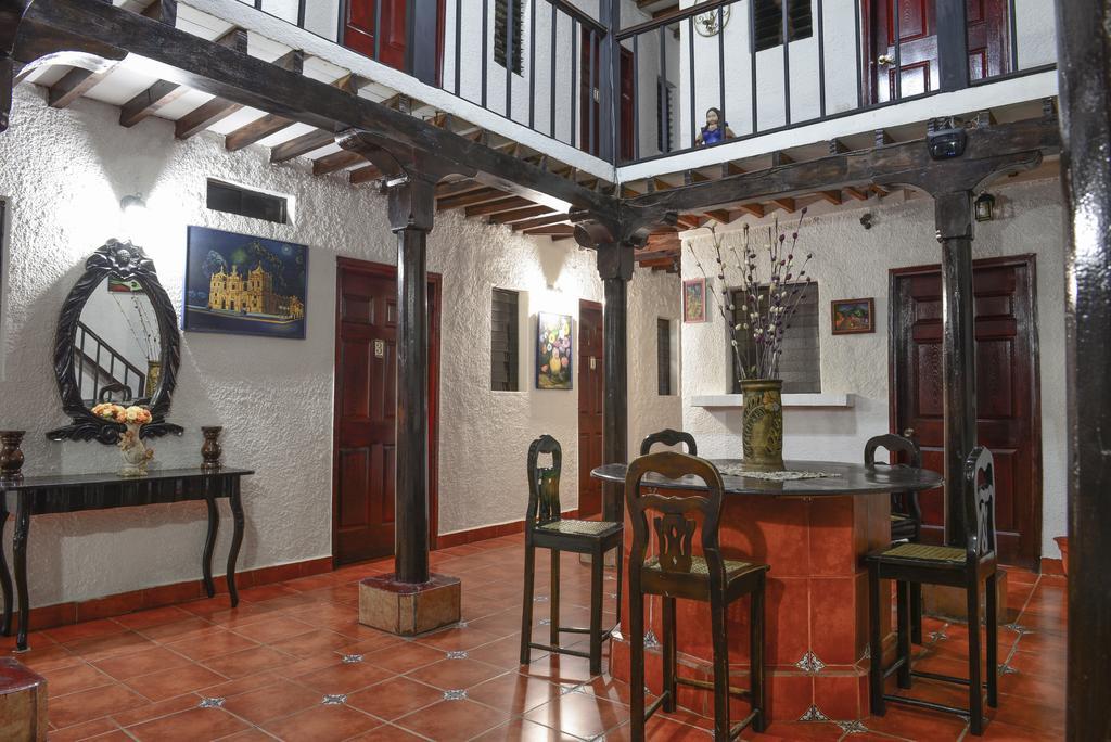 Hotel Libano León Екстериор снимка